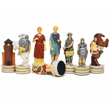 Pièces d'échecs en résine représentant soldats romains et grecs, détail des figurines
