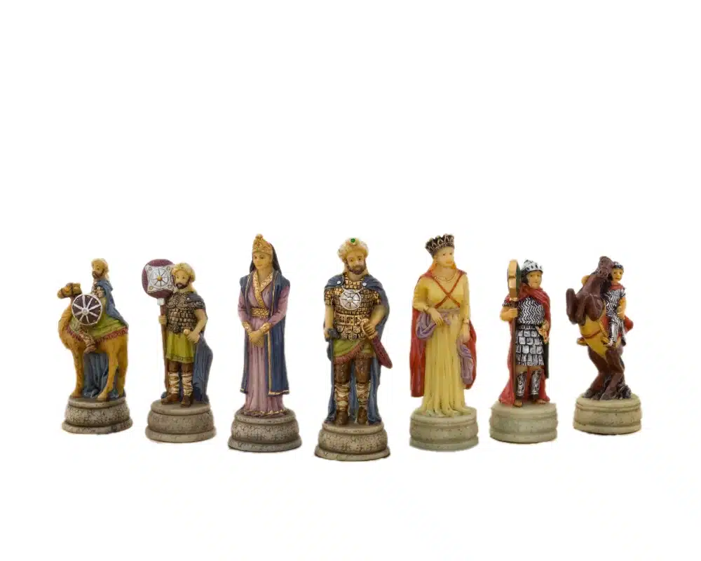 Jeu d'Echecs en Résine Romains VS Arabes et Échiquier en Similicuir avec Compartiment de Rangement & Jeu d'Échecs en Résine – Image 5