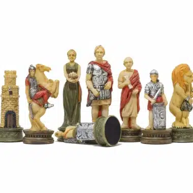 Alternative view of Jeu d'Echecs Romains vs Gladiateurs en Résine et Échiquier en Similicuir avec Compartiment de Rangement
