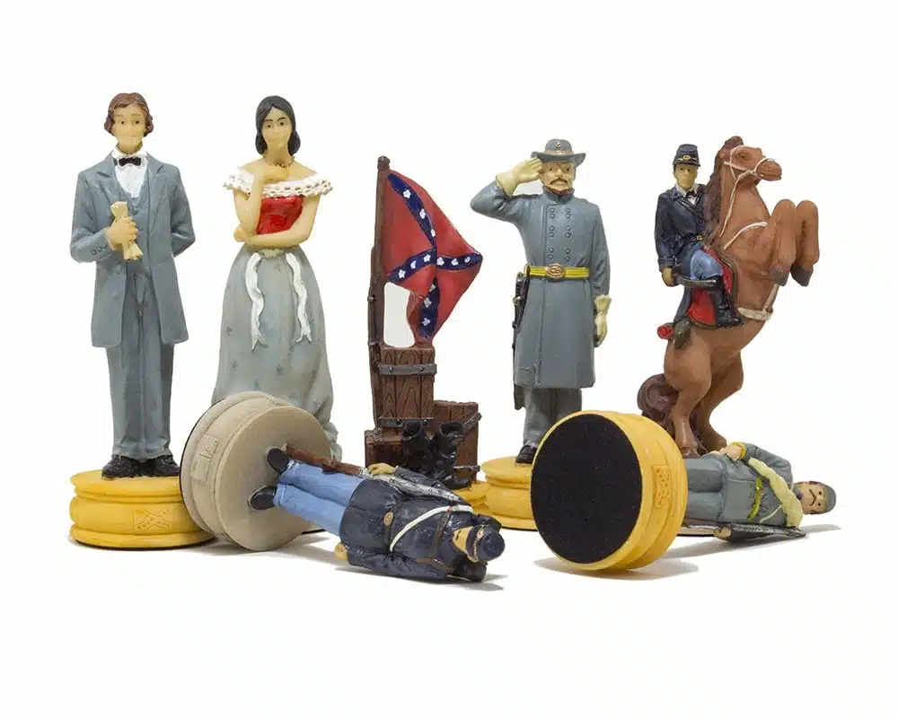 Pièces d'échecs détaillées : civils, drapeau confédéré, général et cavalier à cheval