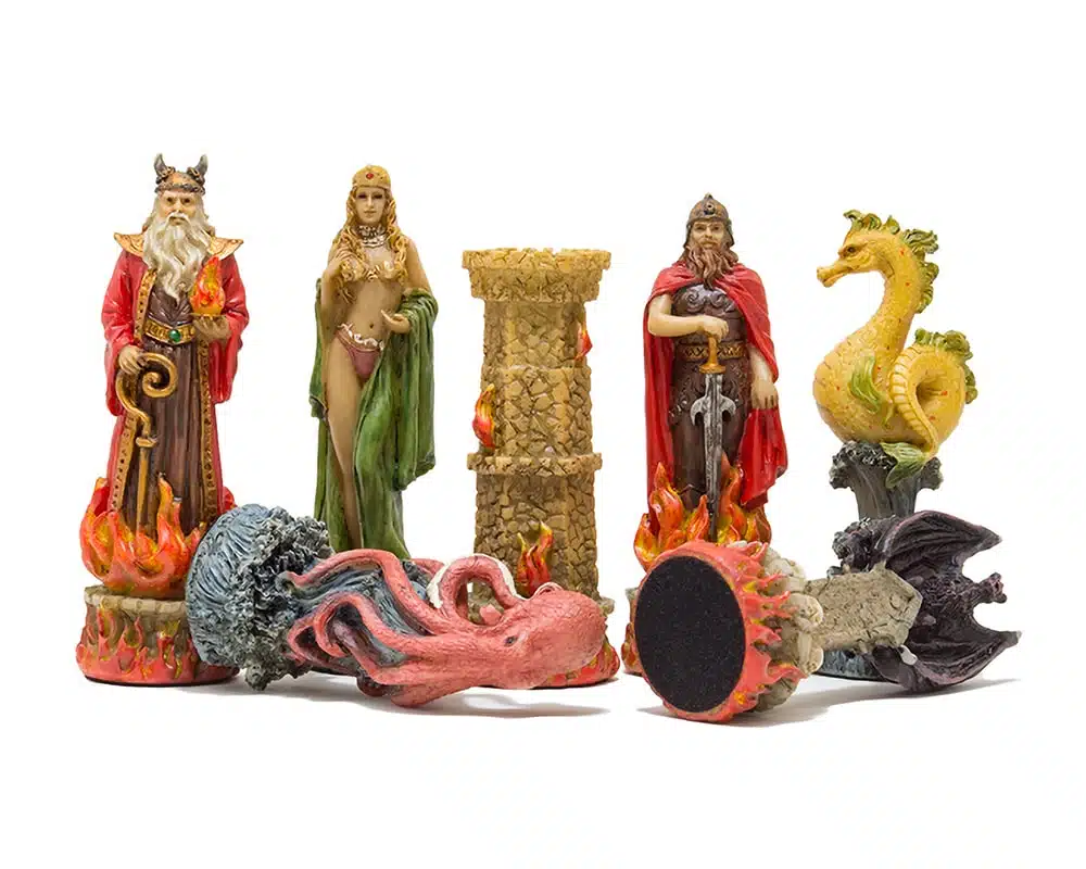 Jeu d'Echecs Fantasy Eau vs Feu en Résine et Échiquier en Similicuir Marron et Noir – Image 3