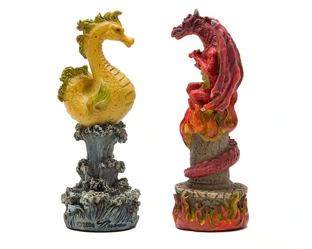 Jeu d'Echecs Fantasy Eau vs Feu en Résine et Échiquier en Similicuir Marron et Noir – Image 8