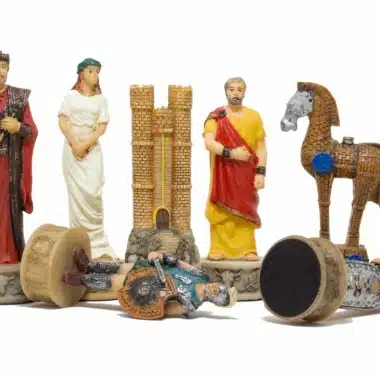 Alternative view of Jeu d'Echecs Bataille de Troie en Résine &  Échiquier en Similicuir avec Compatiment de Rangement