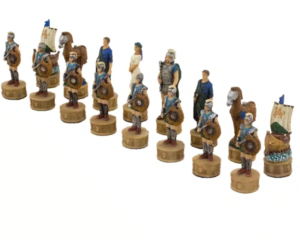 Jeu d'Echecs en Résine Mythologie Grecque : La Bataille de Troie et Échiquier en Similicuir Doré et Bleu – Image 6