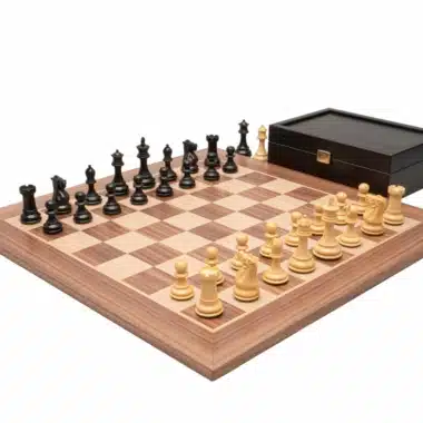 Jeu d'échecs Highclere complet avec échiquier noyer et érable et coffret