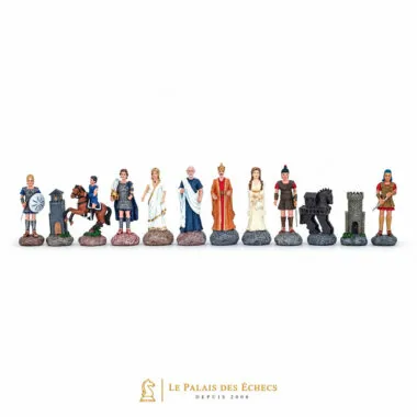 Pièces d'échecs en étain Mythologie Grecque alignées montrant tous les personnages