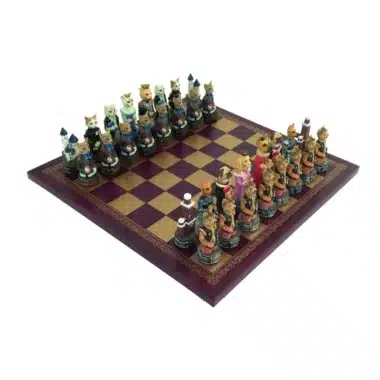 Jeu d'Echecs Chiens et Chats en Résine et Échiquier en Similicuir Bordeaux et Doré