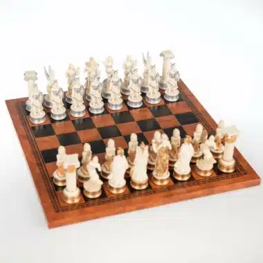 Jeu d'échecs Mythologie Grecque complet sur échiquier en similicuir marron