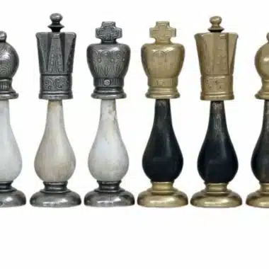 Jeu d'Échecs en Métal et Bois Noir & Blanc