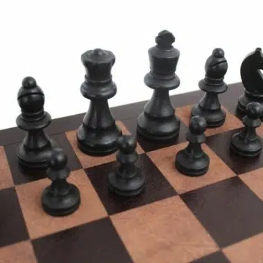Alternative view of Jeu d'Echecs Staunton en Bois et Échiquier en Cuir Véritable Italien avec Coffret de Rangement