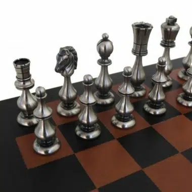 Alternative view of Jeu d'Echecs Grand Oriental en Laiton Massif & Échiquier en Cuir Véritable