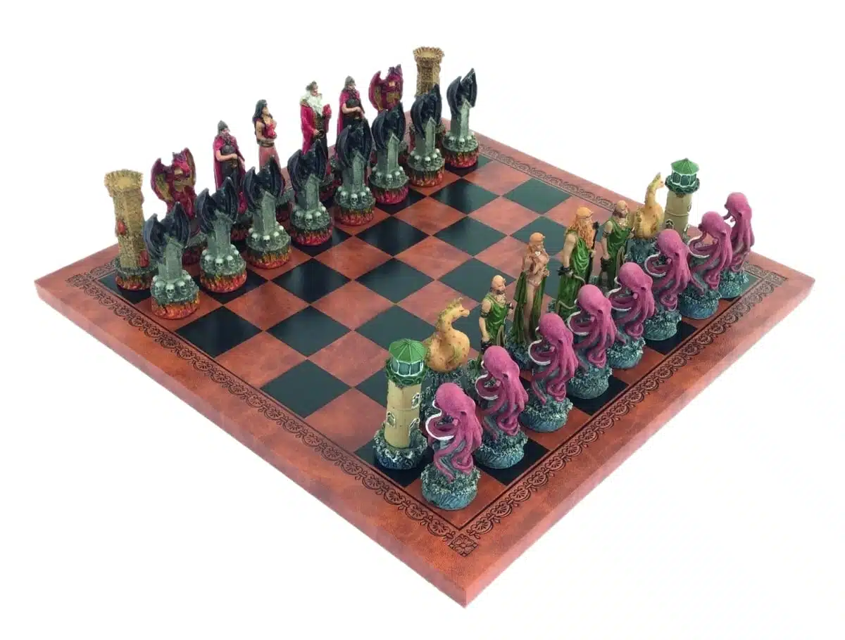 Jeu d'Echecs Fantasy Eau vs Feu en Résine et Échiquier en Similicuir Marron et Noir