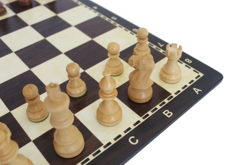 Grand Jeu d'Echecs Staunton en Bois d'Acacia et Echiquier en Bois Alphanumérique – Image 2