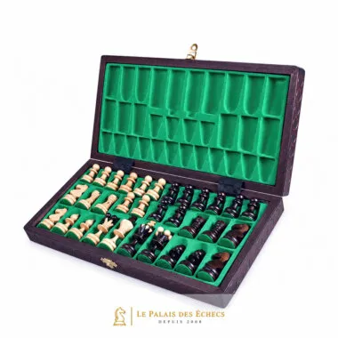 Jeu d'échecs pliable en bois Pearl, coffret ouvert avec compartiments en feutrine verte