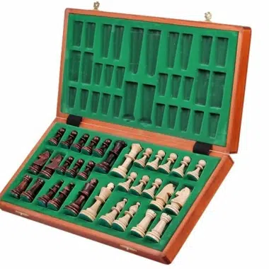 Alternative view of Echiquier et Jeu d'Echecs en Bois avec Rangement