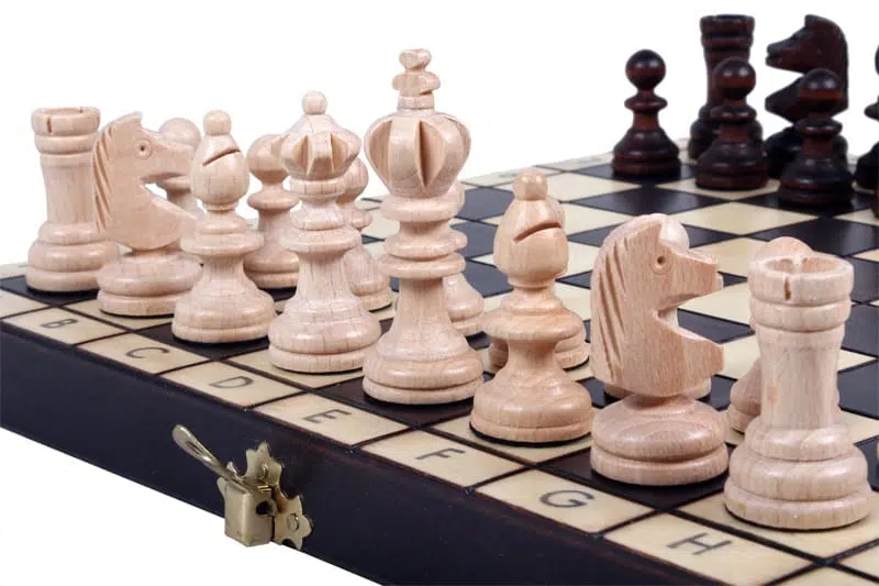 Petites Pieces Echecs en Bois et Plateau de Jeu en Bois Alphanumerique et Pliant – Image 6