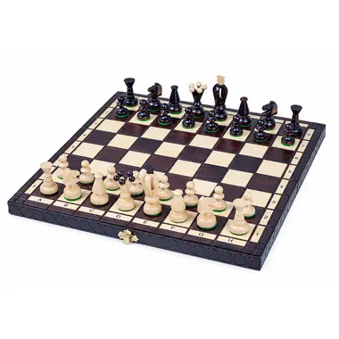 Jeu d'échecs et échiquier en bois pliant, pièces en position de départ