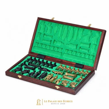 Coffret ouvert montrant le rangement en mousse verte des pièces spartiates