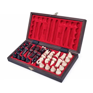 Coffret pliable ouvert avec pièces rangées dans la mousse rouge