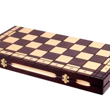 Échiquier pliant en bois fermé, vue d'ensemble du coffret de rangement