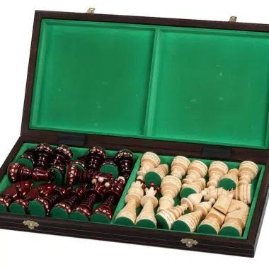 Alternative view of Jeu d'Echec et Echiquier Orné en Bois et Pliable