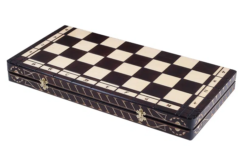Jeu d'Echecs Gladiateur en Bois Sculpté et Echiquier en Bois Pliant – Image 7