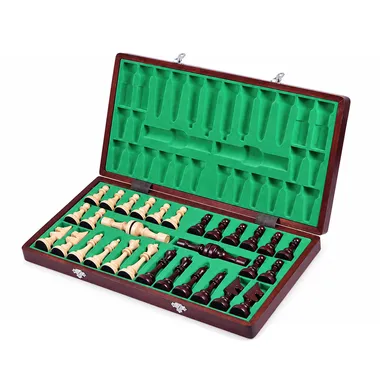 Échiquier pliable ouvert révélant le coffret de rangement doublé de feutrine verte
