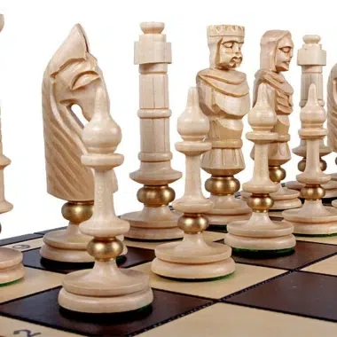 Grandes Pieces Echecs Sculptées en Bois et Echiquier Pliant en Bois avec Rangement – Image 6