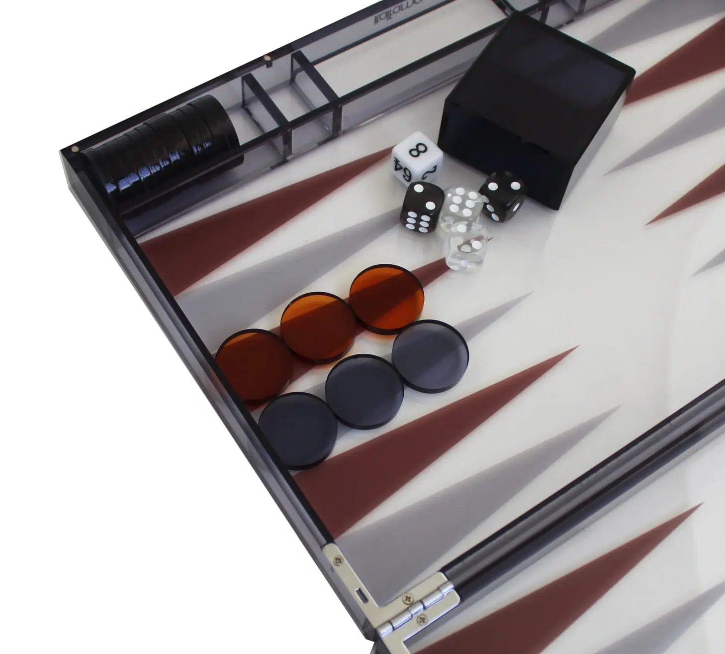 Backgammon Moderne en Plexiglas Gris avec Jetons de Dames, Gobelet à dés et Set de Dés – Image 3
