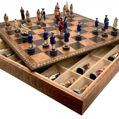 Figurines d'Echecs Pirates et Echiquier en Similicuir avec Rangement