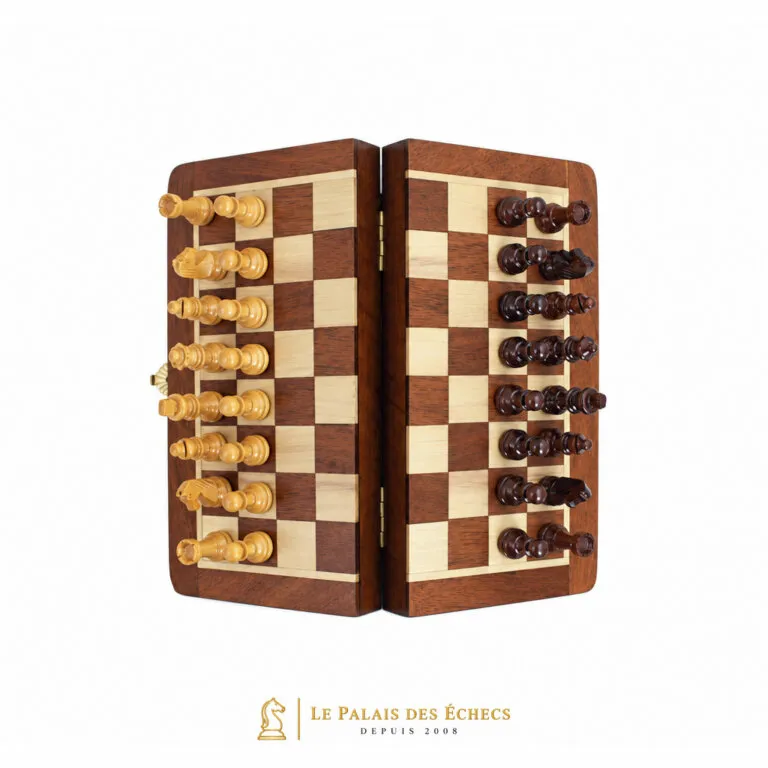 Jeu d'échecs en bois magnétique Staunton plié, vue de dessus