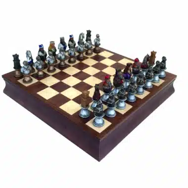Ensemble Buste Médiéval V, échiquier avec coffret de rangement et pièces peintes