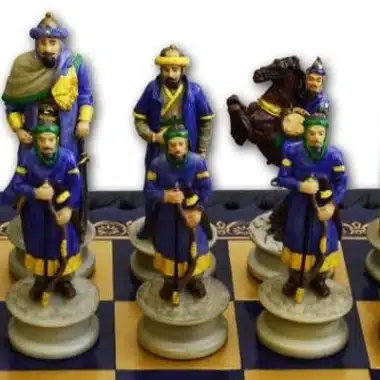 Pièces sarrasines bleues du jeu d'échecs Croisade avec cavalier à cheval