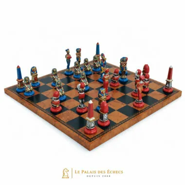 Jeu d'échecs Égypte Ancienne sur échiquier en similicuir, vue d'angle opposé