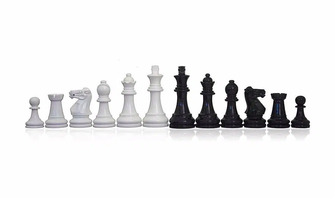 Jeu d'Echec Noir et Blanc en Bois et Echiquier Noir sur Pied avec Tiroir – Image 6