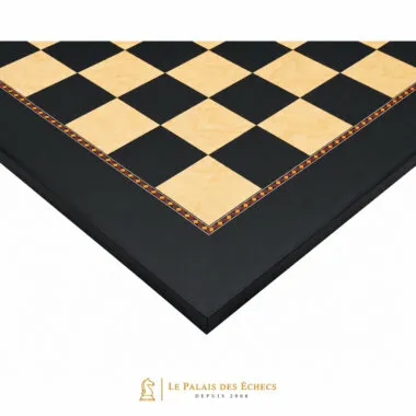 Échiquier Jeu de la Dame, détail du coin avec frise décorative