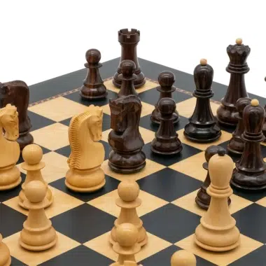 Alternative view of Jeu d'Echec et Echiquier en Bois 'Le Jeu de la Dame'