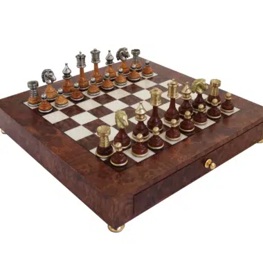 Echiquier sur Pied en Bois d'Orme et de Bruyere avec Tiroir de Rangement et Pieces d Echecs en Bois et Laiton Staunton