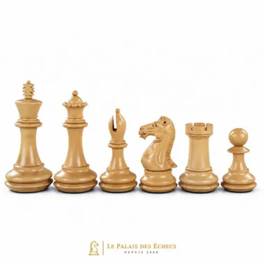 Pièces claires en bois de buis, détail dame, fou, cavalier et tour