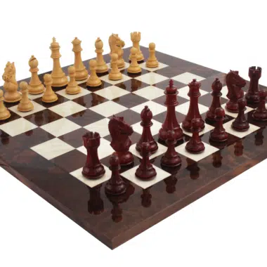 Pieces Echecs Racine de Palissandre et Echiquier en Bois de Noyer et de Bruyere Laqué