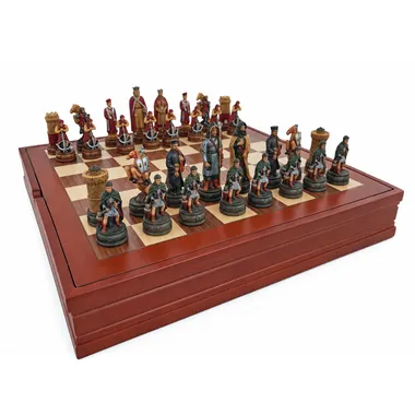Ensemble Camelot : pièces en résine peintes sur échiquier en bois avec coffret de rangement
