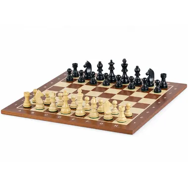 Ensemble complet avec échiquier alphanumérique et pièces en bois de buis disposées