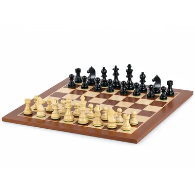 Ensemble complet avec pièces en buis et échiquier en acajou et érable, vue d'ensemble