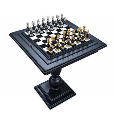 Ensemble Jeu d'Échecs en Laiton Plaqué Or et Argent et Table d'Échecs en Bois et Marbre