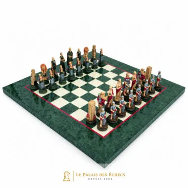 Jeu d'échecs Romains vs Gladiateurs installé sur échiquier vert et crème