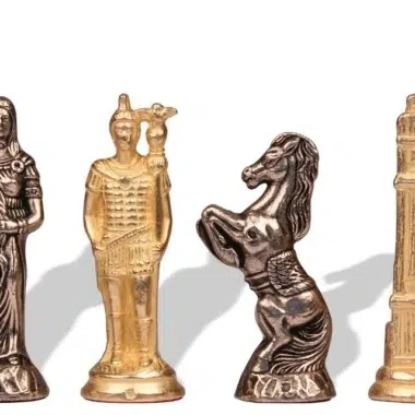 Alternative view of Ensemble Jeu d'Échecs Romains contre Barbares et Échiquier en Bois de Rose avec Tiroir