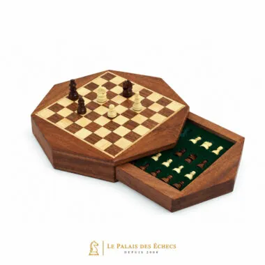Coffret octogonal ouvert montrant le tiroir de rangement en feutrine verte