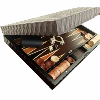 Alternative view of Ensemble de Backgammon Sculpté en Bois