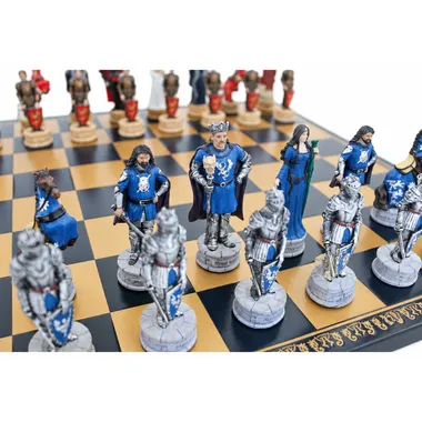 Détail des pièces bleues Roi Arthur, roi, dame et chevaliers sur l'échiquier
