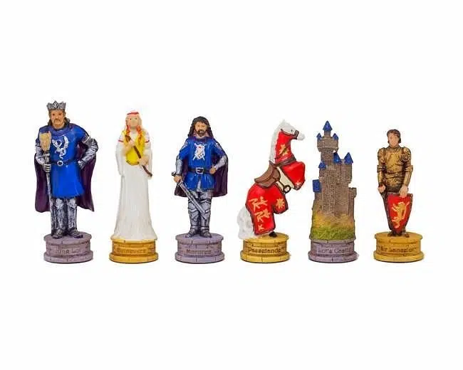Ensemble Jeu d'Échecs Roi Arthur en Résine et Échiquier en Similicuir – Image 3